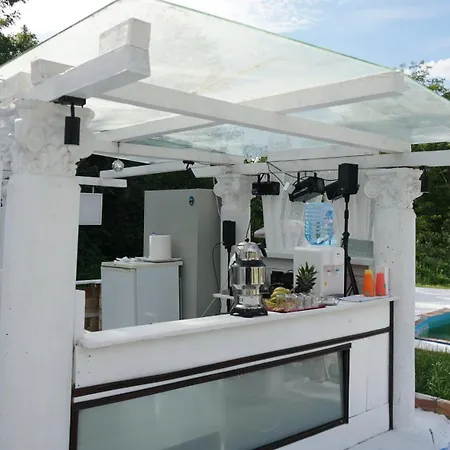 Center Belgrad Holiday park *